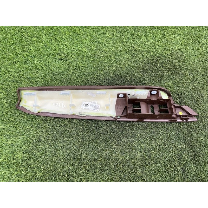 Подлокотник (салон) Volkswagen Touareg NF 2013 3.0 Hybrid 7P1868169AJH8