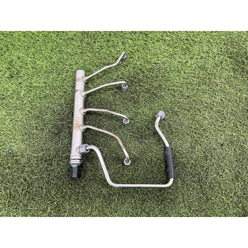 Топливная рампа (топливная система) BMW X1 E84 2014 2.0 13537585411