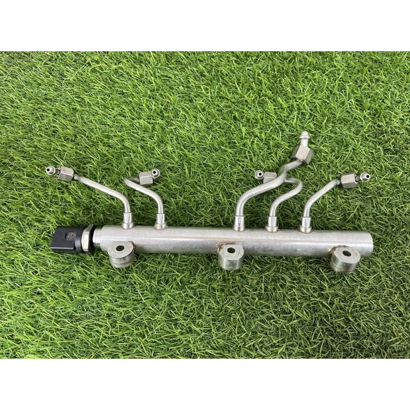 Топливная рампа (топливная система) BMW X5 F15 2015 4.4 13538649321