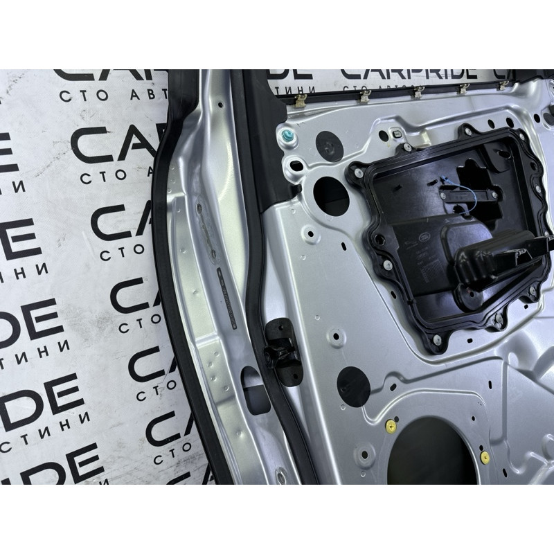 Дверь (наружные элементы кузова) LAND ROVER Range Rover Velar L560 2018 2.0 LR091719
