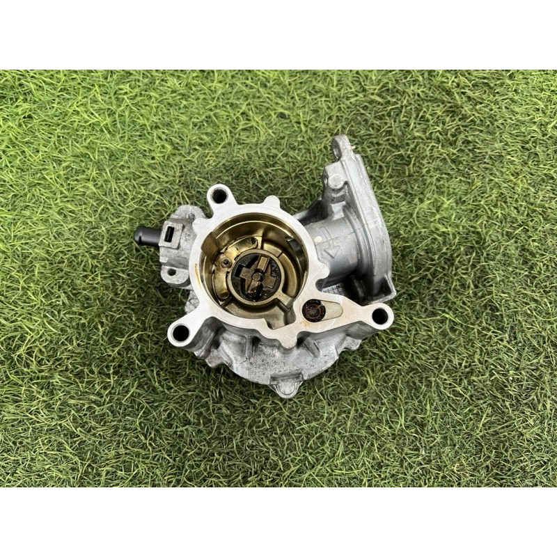 Вакуумный насос (тормозная система) AUDI A4 B9 2017 2.0 TFSI 06K145100AE