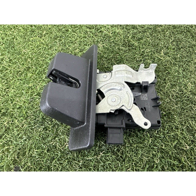 Замок багажника (кузов и элементы) LAND ROVER Range Rover Velar L560 2018 2.0 LR070126
