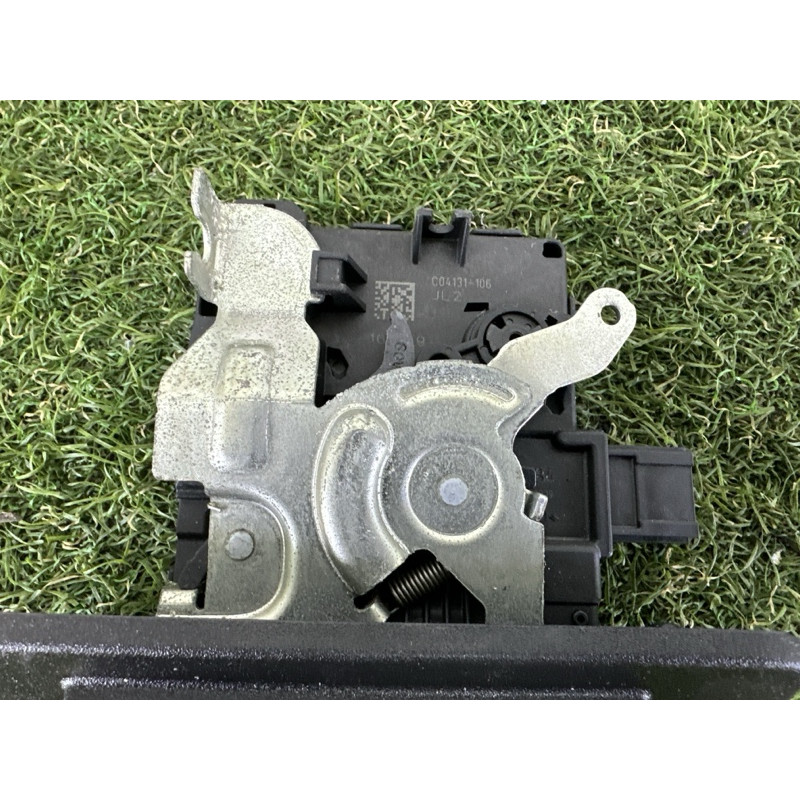Замок багажника (кузов и элементы) LAND ROVER Range Rover Velar L560 2018 2.0 LR070126
