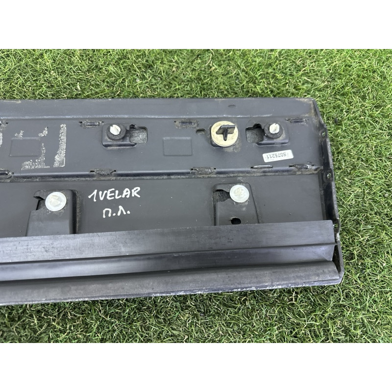 Накладка двери внешняя (кузов и элементы) LAND ROVER Range Rover Velar L560 2018 2.0 LR107754