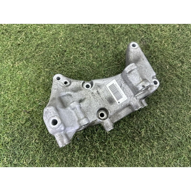 Кронштейн генератора (кронштейны двигателя) Volvo XC90 T6 2017 2.0 31430704