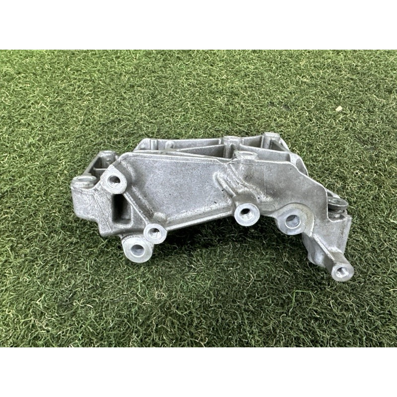 Кронштейн генератора (кронштейны двигателя) Volvo XC90 T6 2017 2.0 31430704