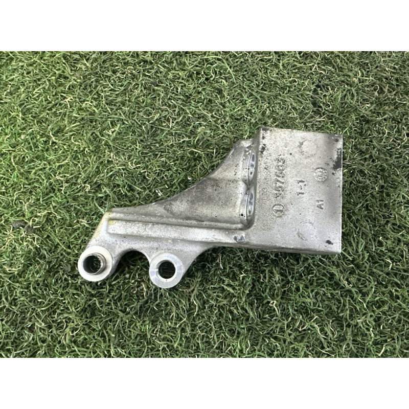 Кронштейн компресора ДВС (закрытая категория) Volvo XC90 T6 2017 2.0 31331336