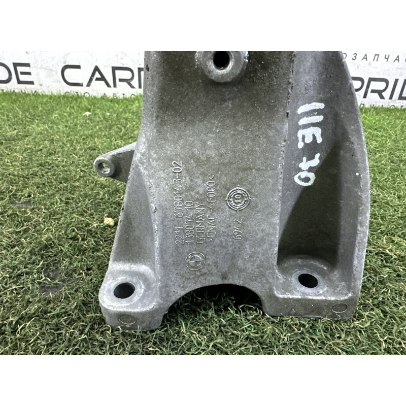 Кронштейн подушки двигателя (кронштейны двигателя) BMW X5 E70 2012 4.4 22116882035