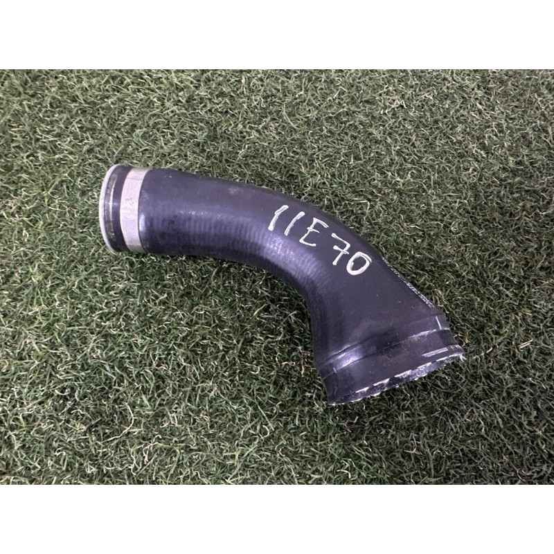 Патрубок интеркулера (двигатель и элементы) BMW X5 E70 2012 4.4 13717575408