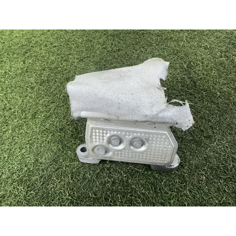 Кріплення подушки двигуна (кронштейни двигуна) AUDI Q5 8R 2012 3.2 4G0199308N