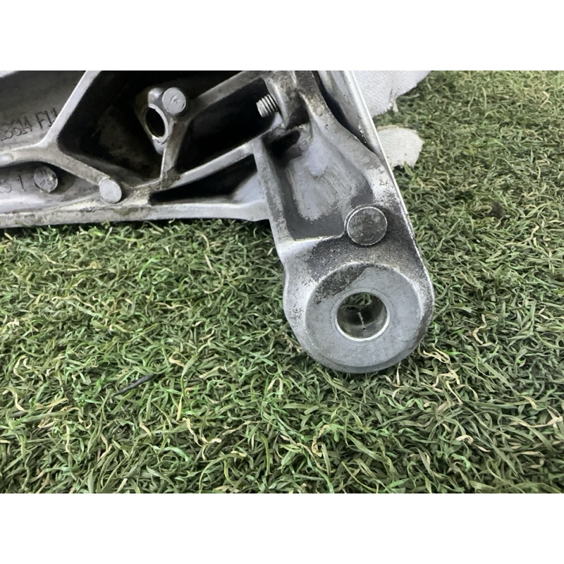 Кріплення подушки двигуна (кронштейни двигуна) AUDI Q5 8R 2012 3.2 4G0199308N