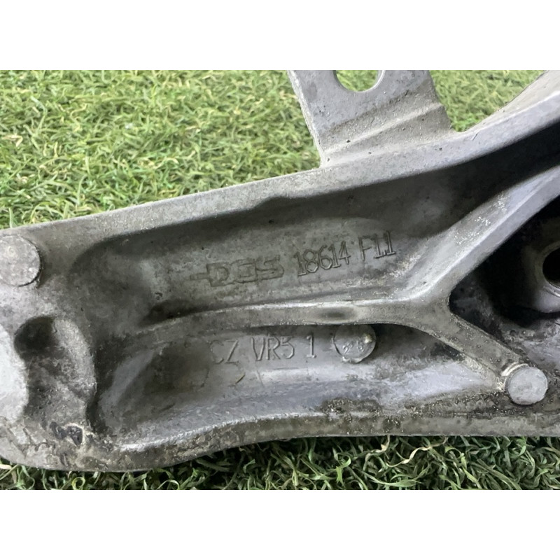 Кріплення подушки двигуна (кронштейни двигуна) AUDI Q5 8R 2012 3.2 4G0199308N