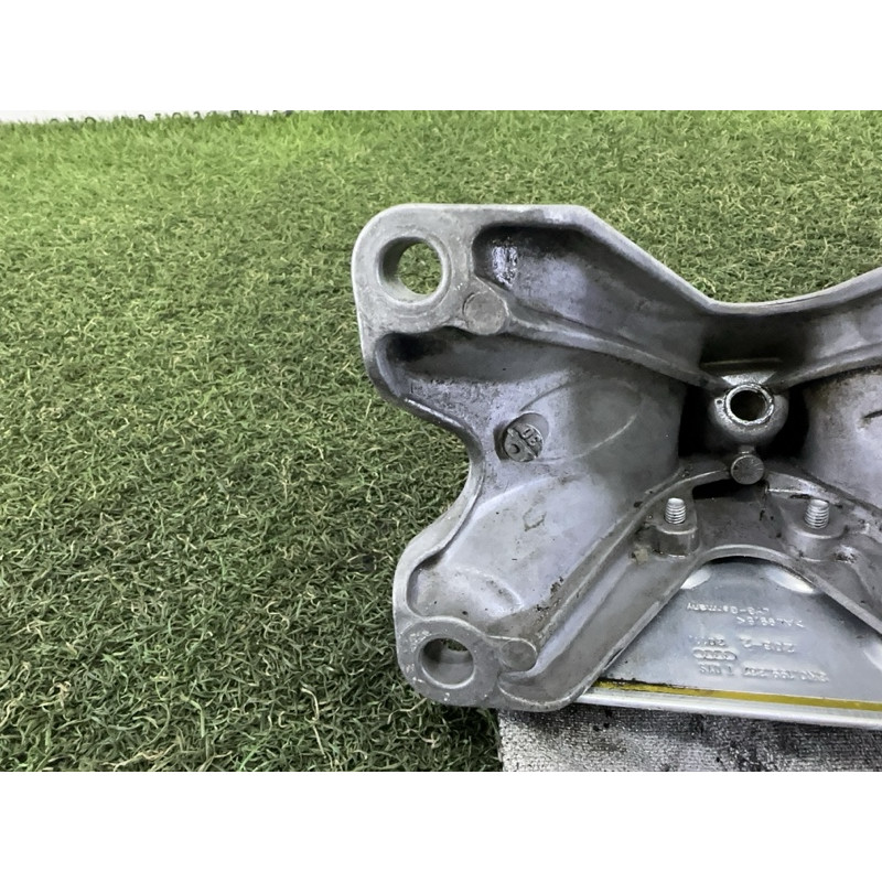 Кронштейн подушки двигателя (кронштейны двигателя) AUDI Q5 8R 2012 3.2 8K0199307BF