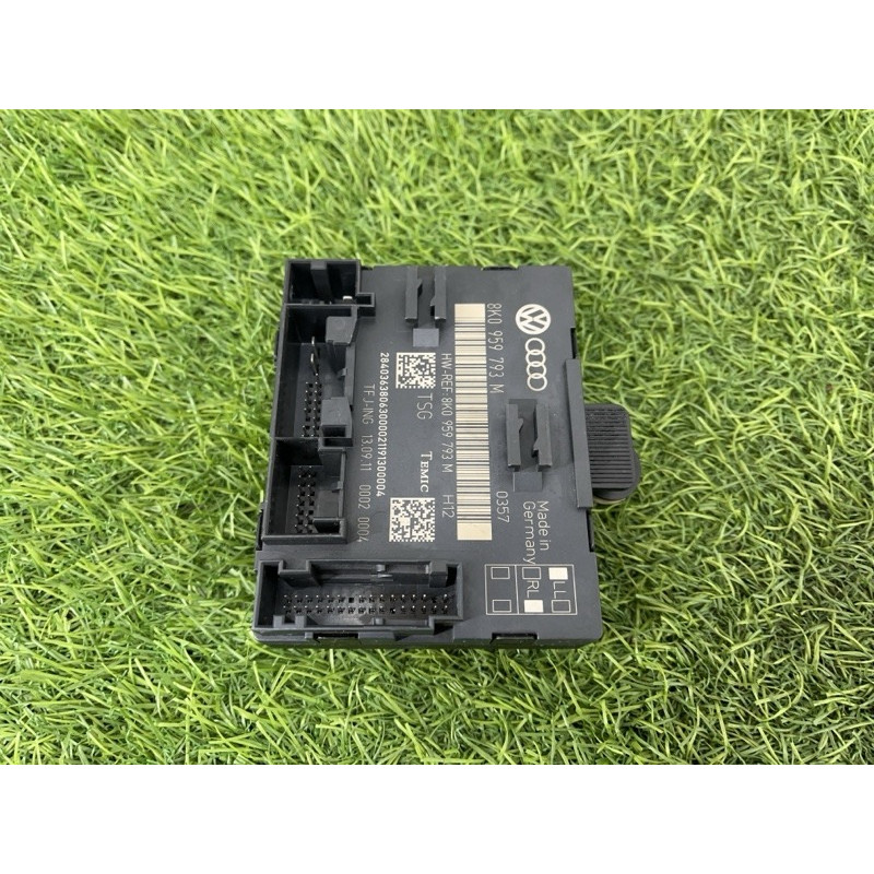Блок управления дверьми (электрика / блоки управления) AUDI Q5 8R 2012 3.2 8K0959793M