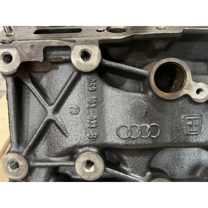 Блок цилиндров (двигатель и элементы) AUDI Q7 4L 2011 3.0 CATA 059103011DN