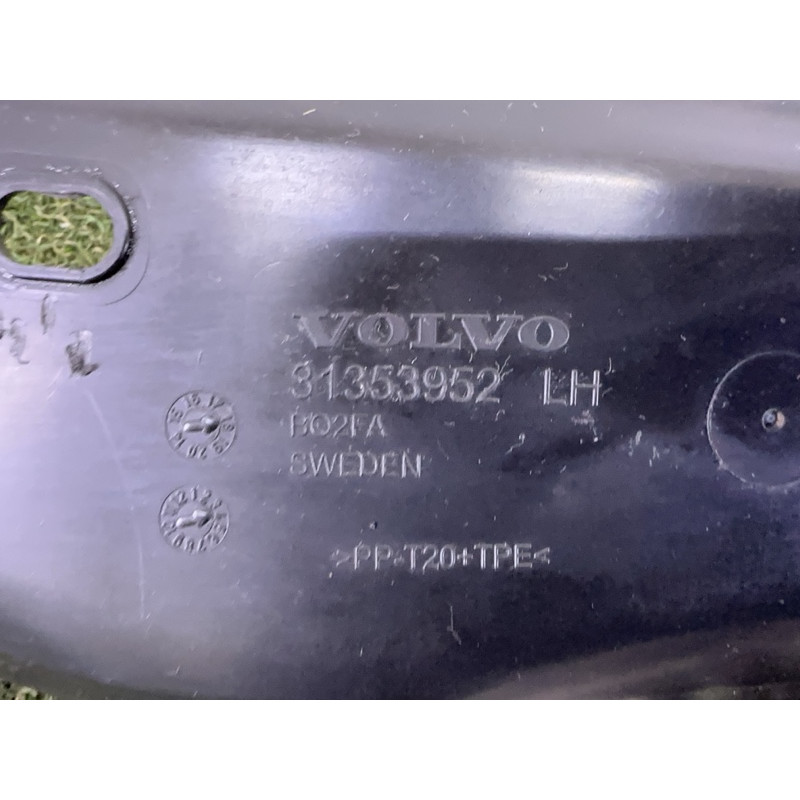 Уплотнитель крыла (кузов и элементы) Volvo XC90 T6 2017 2.0 32219520