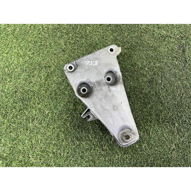 Кронштейн подушки двигателя (кронштейны двигателя) BMW X3 F25 2013 2.0 22116784823