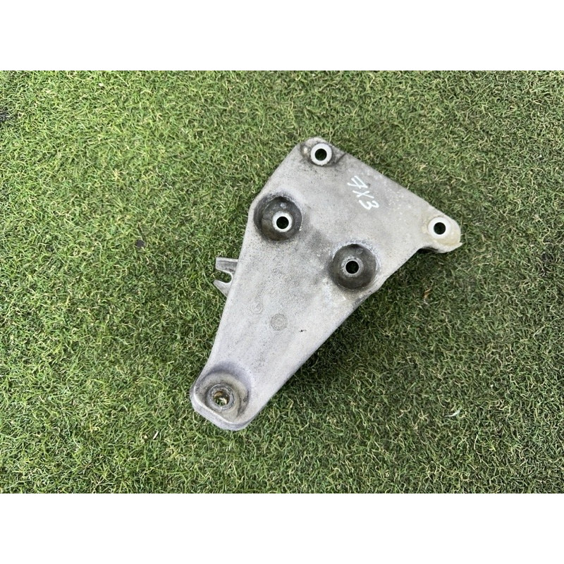 Кронштейн подушки двигателя (кронштейны двигателя) BMW X3 F25 2013 2.0 22116784823