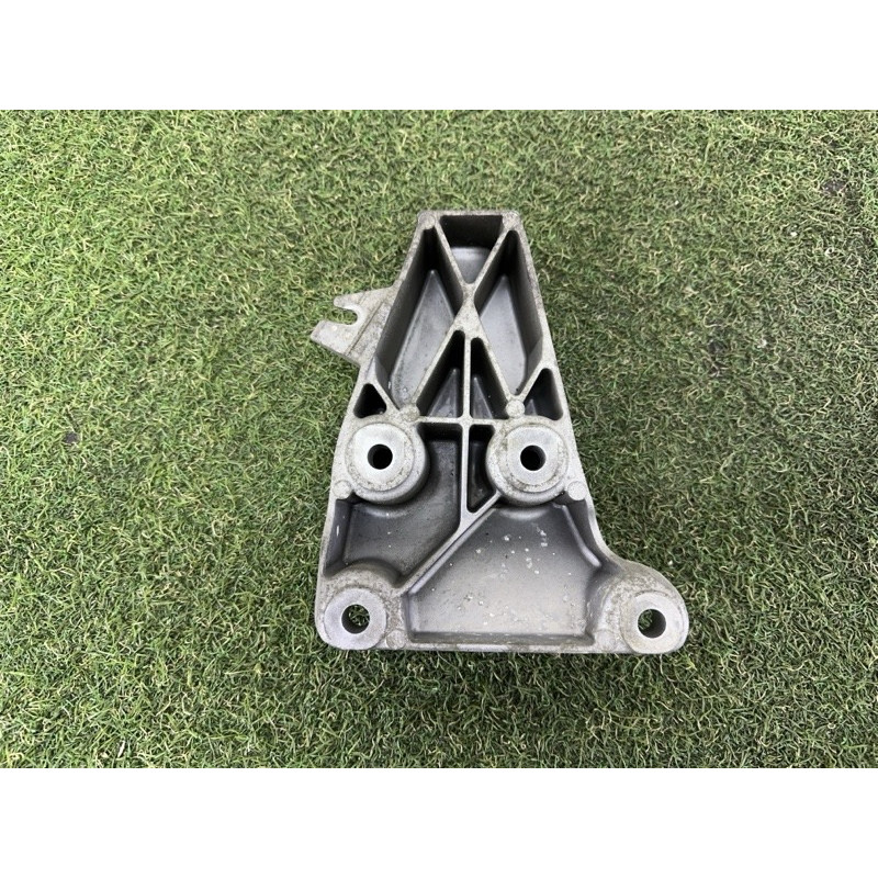 Кронштейн подушки двигателя (кронштейны двигателя) BMW X3 F25 2013 2.0 22116784823