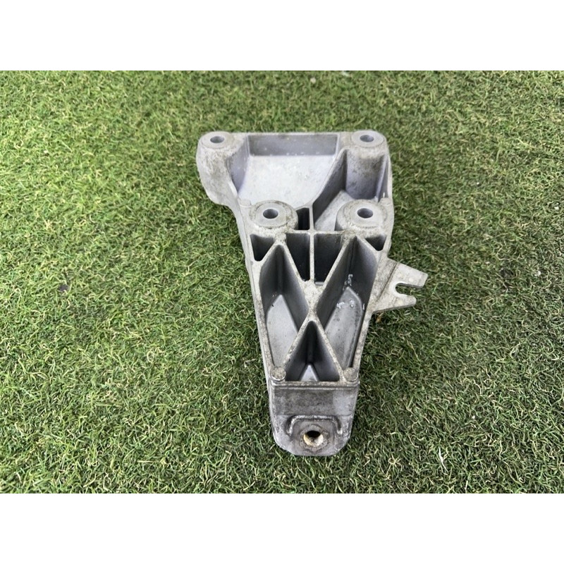Кронштейн подушки двигателя (кронштейны двигателя) BMW X3 F25 2013 2.0 22116784823
