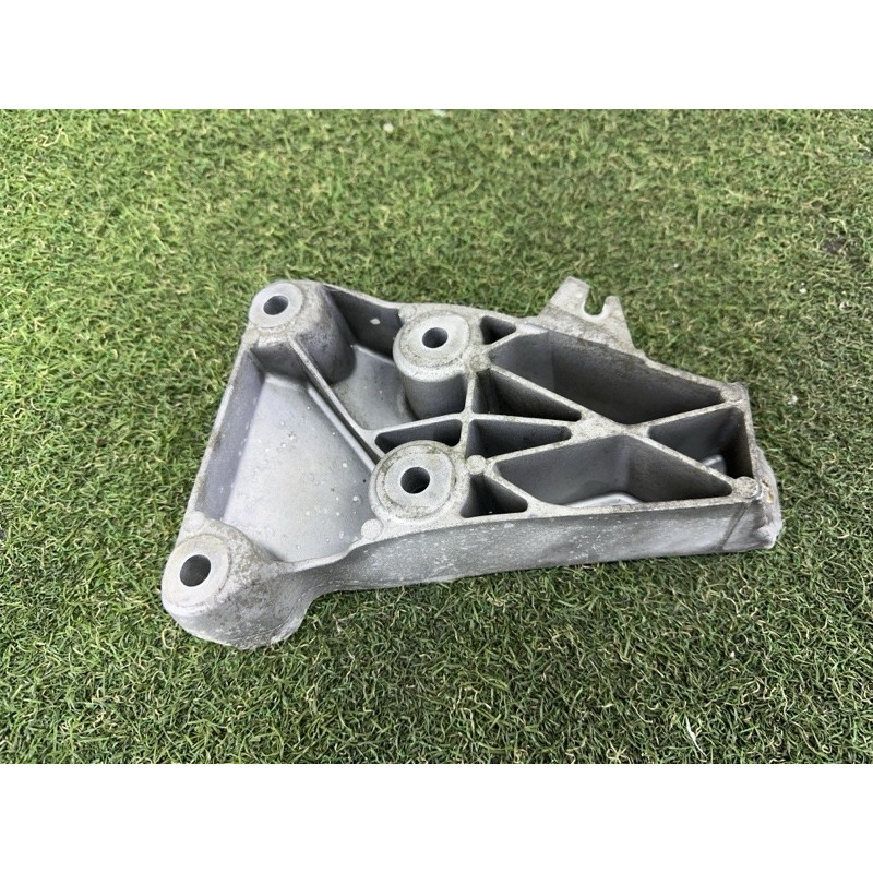 Кронштейн подушки двигателя (кронштейны двигателя) BMW X3 F25 2013 2.0 22116784823