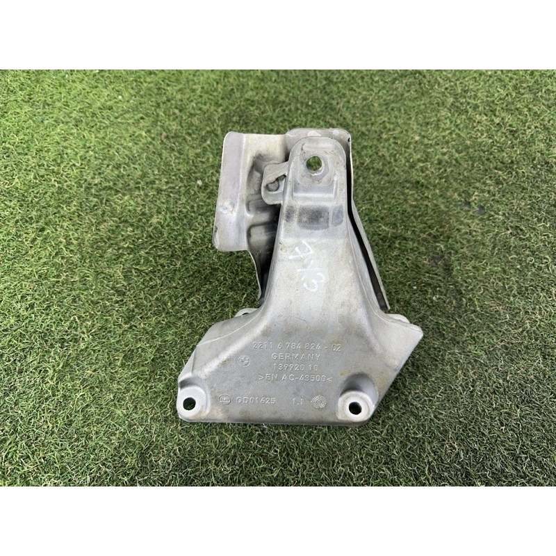Кронштейн подушки двигателя (кронштейны двигателя) BMW X3 F25 2013 2.0 22116784824