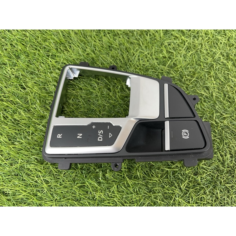 Рамка АКПП (салон) AUDI A4 B9 2018 2.0 DBPA 8W1713111CMNC