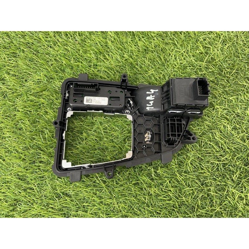 Рамка АКПП (салон) AUDI A4 B9 2018 2.0 DBPA 8W1713111CMNC