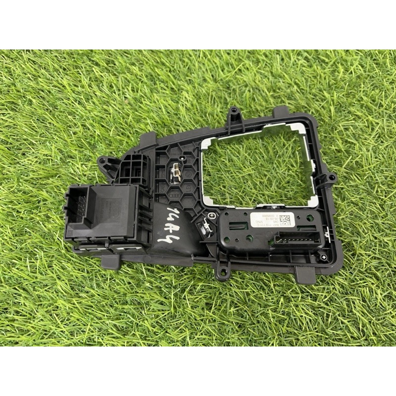 Рамка АКПП (салон) AUDI A4 B9 2018 2.0 DBPA 8W1713111CMNC