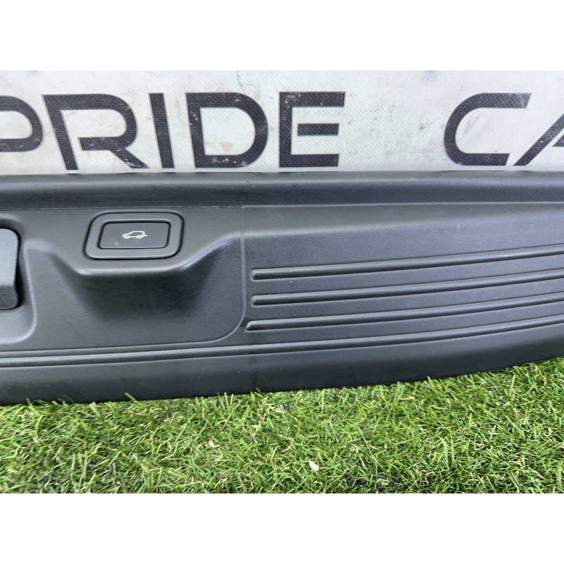 Обшивка кришки багажника (салон) LAND ROVER Range Rover L405 2014 5.0 LR038140