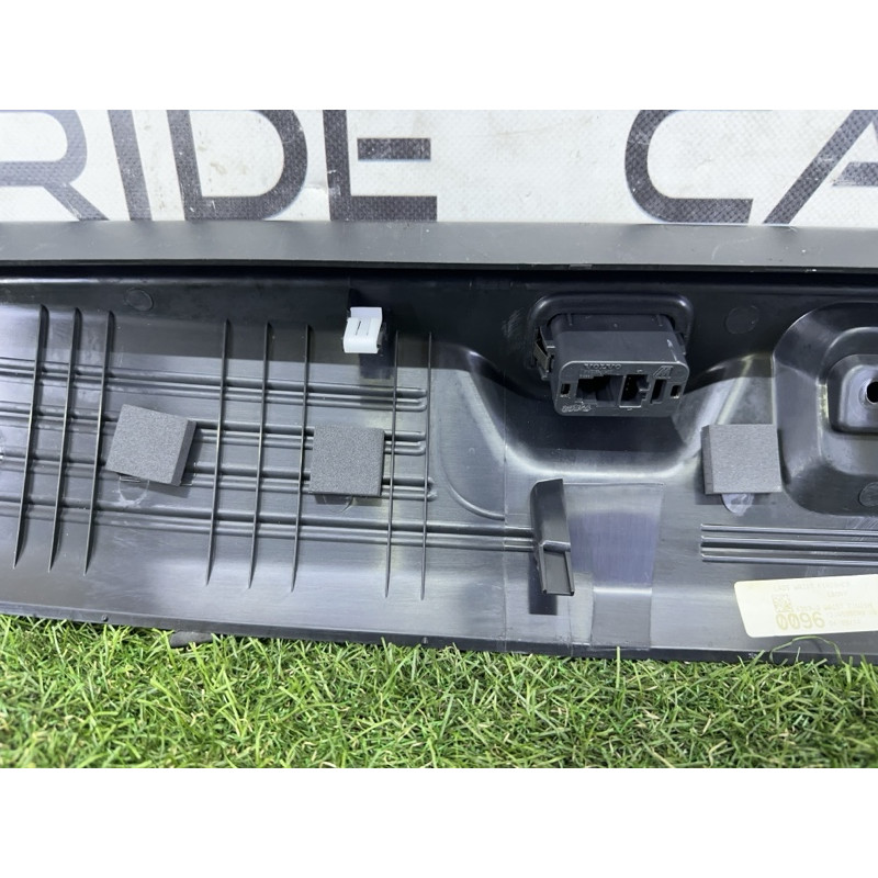 Обшивка кришки багажника (салон) LAND ROVER Range Rover L405 2014 5.0 LR038140