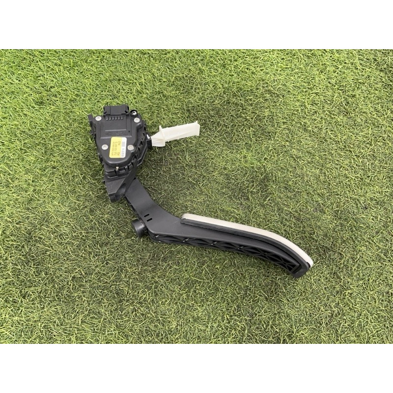 Педаль газу (електрика двигуна) Volkswagen Touareg NF 2012 3.0 Hybrid CGFA 7L0723507D