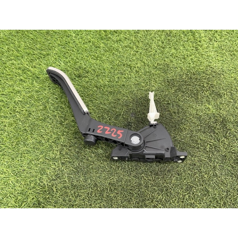 Педаль газу (електрика двигуна) Volkswagen Touareg NF 2012 3.0 Hybrid CGFA 7L0723507D