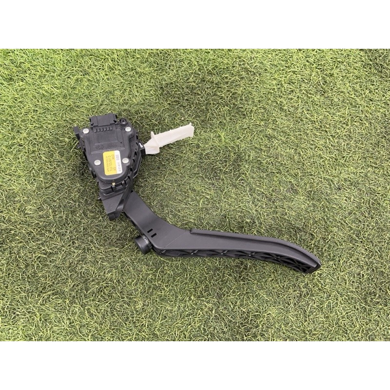 Педаль газу (електрика двигуна) Volkswagen Touareg NF 2012 3.0 TDI 7L0723507D