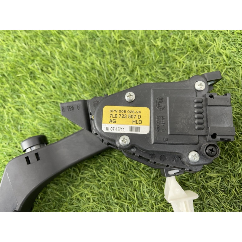 Педаль газу (електрика двигуна) Volkswagen Touareg NF 2012 3.0 TDI 7L0723507D