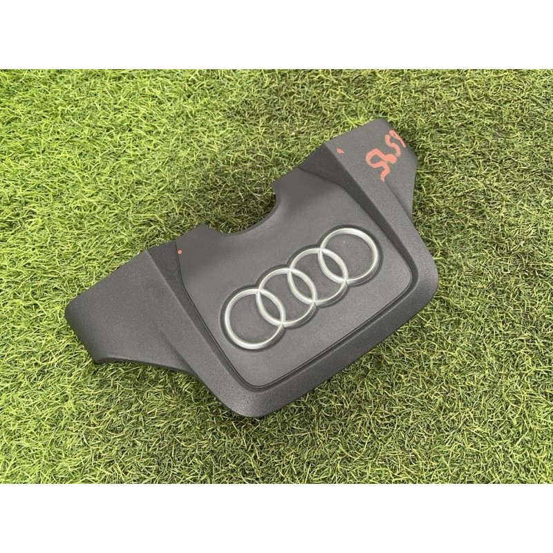 Декоративна кришка двигуна (двигун та елементи) AUDI Q7 4L 2011 3.0 TFSi CJWB 06E103926N