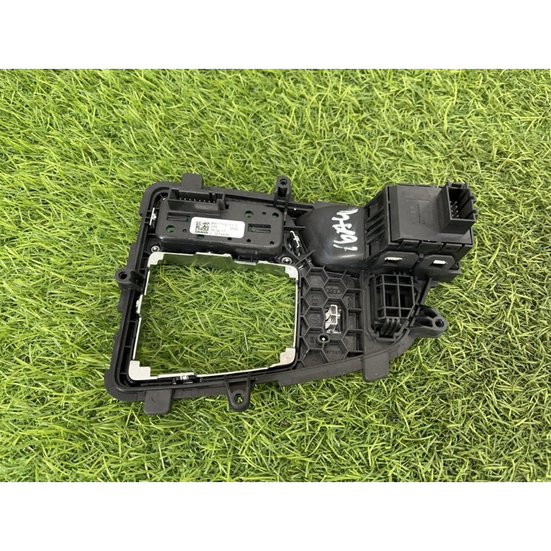 Рамка АКПП (салон) AUDI A4 B9 2017 2.0 TFSI 8W1713111CMNC