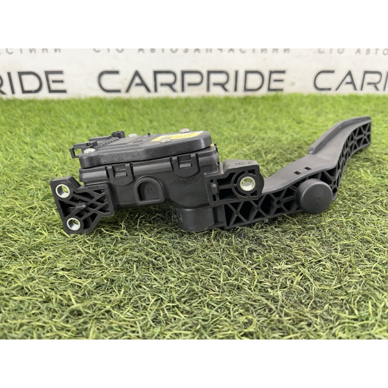 Педаль газа (электрика двигателя) Volkswagen Touareg NF 2013 3.0 Hybrid 7L0723507D