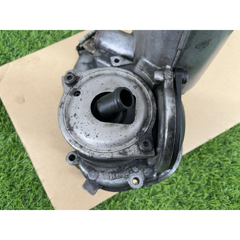 Корпус масляного фільтра (двигун та елементи) AUDI A6 C5 2001 2.5 AKE 059115405E